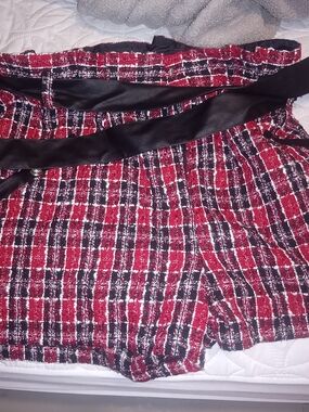 VENUS Red and Black Tweed Plaid High-Waist Shorts with Belt